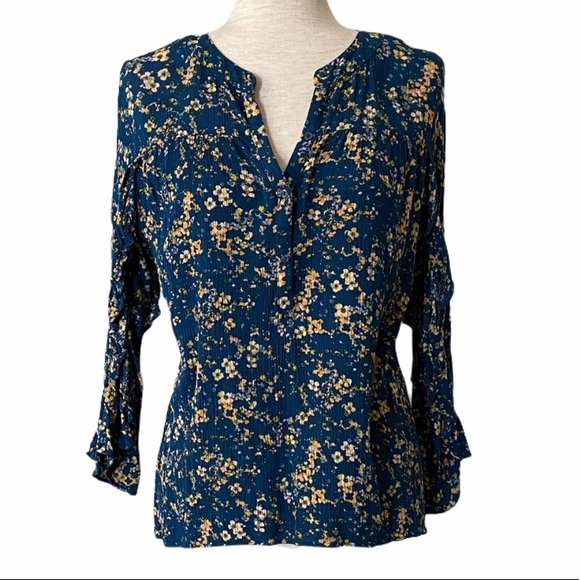 LC Lauren Conrad Tops - ⭐️ SOLD ⭐️ LAUREN CONRAD Floral Ruffle Blouse